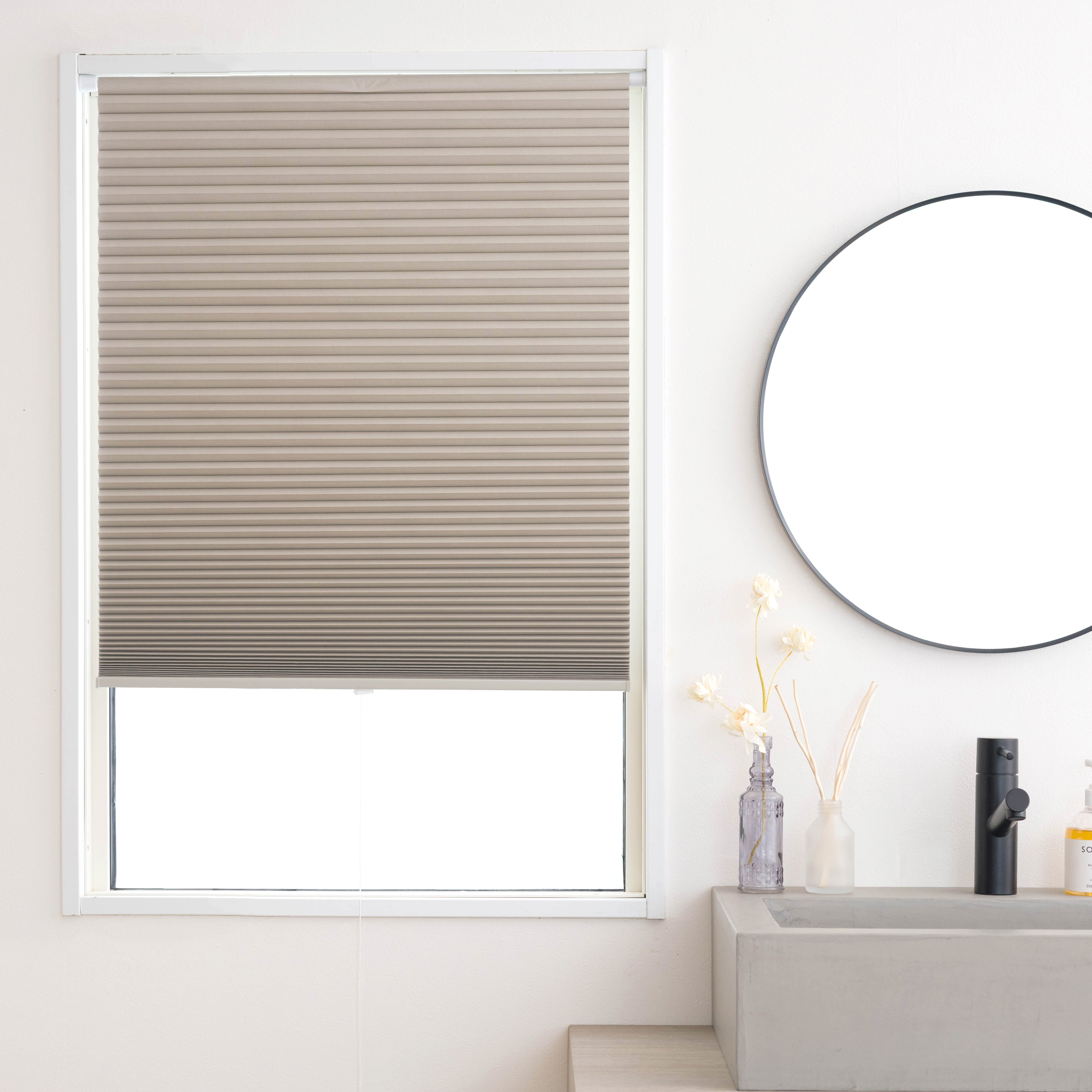 切ってサイズ調節できる突っ張り棒 遮光1級ハニカムブラインド Easy Bee Bee イージービービー