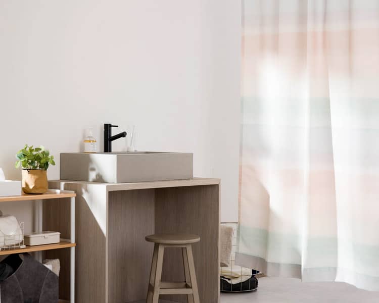 シャワーカーテン